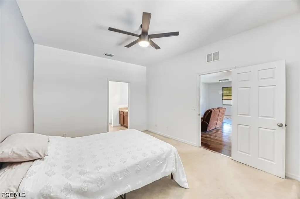 705 SW 10th Place Cape Coral FL 33991