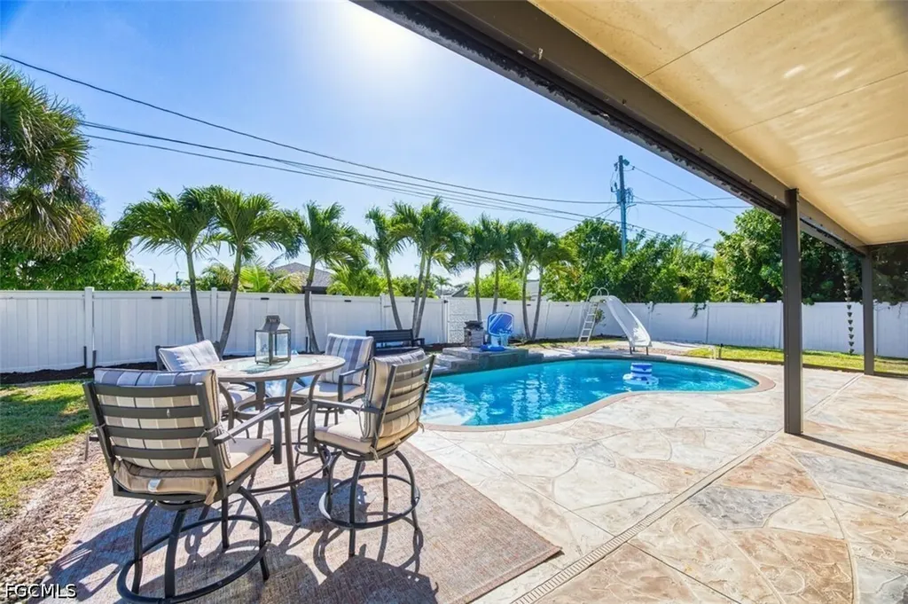705 SW 10th Place Cape Coral FL 33991
