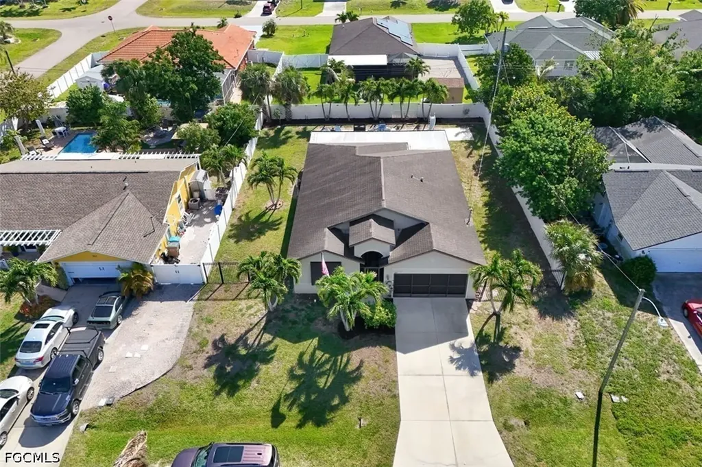 705 SW 10th Place Cape Coral FL 33991