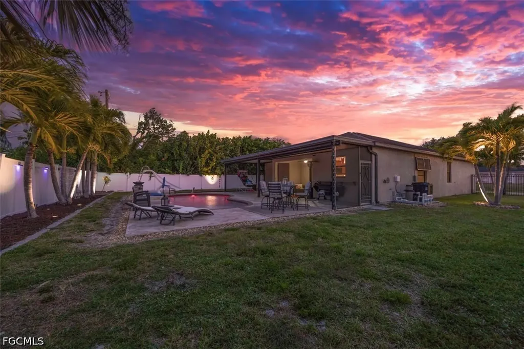 705 SW 10th Place Cape Coral FL 33991