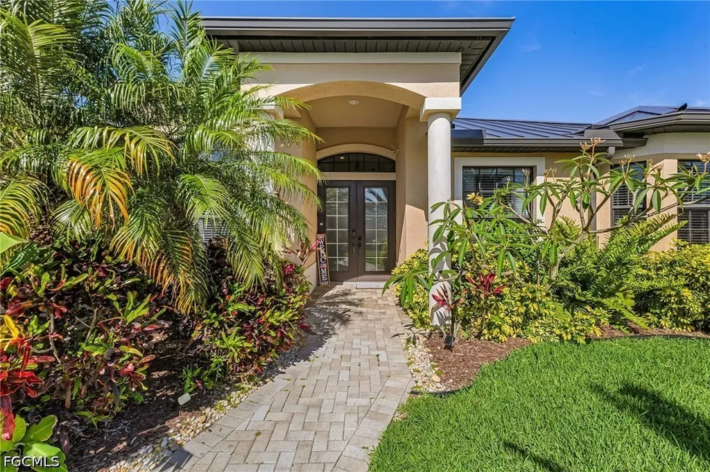 318 SW 21st Avenue Cape Coral FL 33991
