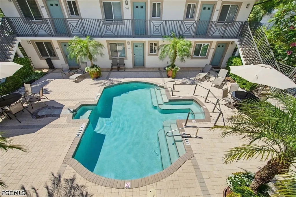 480 5th Street S Naples FL 34102