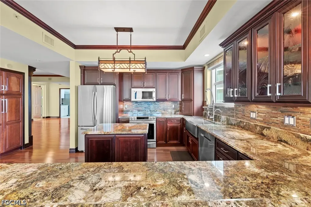 2797 1st Street Fort Myers FL 33916