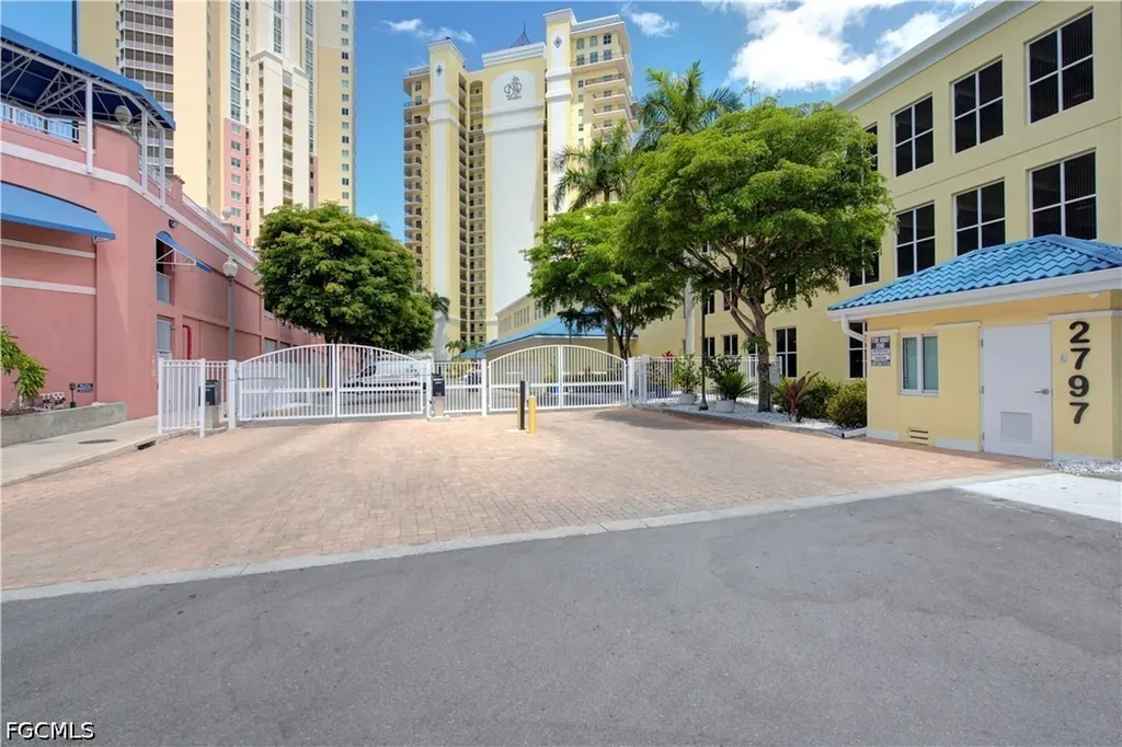 2797 1st Street Fort Myers FL 33916