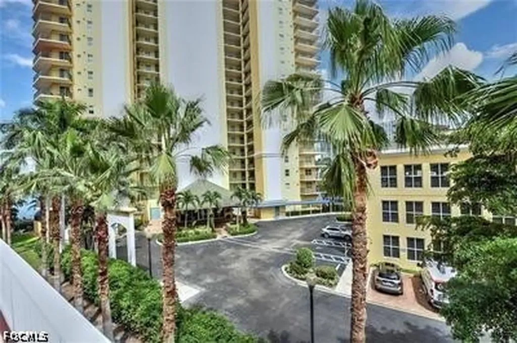 2797 1st Street Fort Myers FL 33916