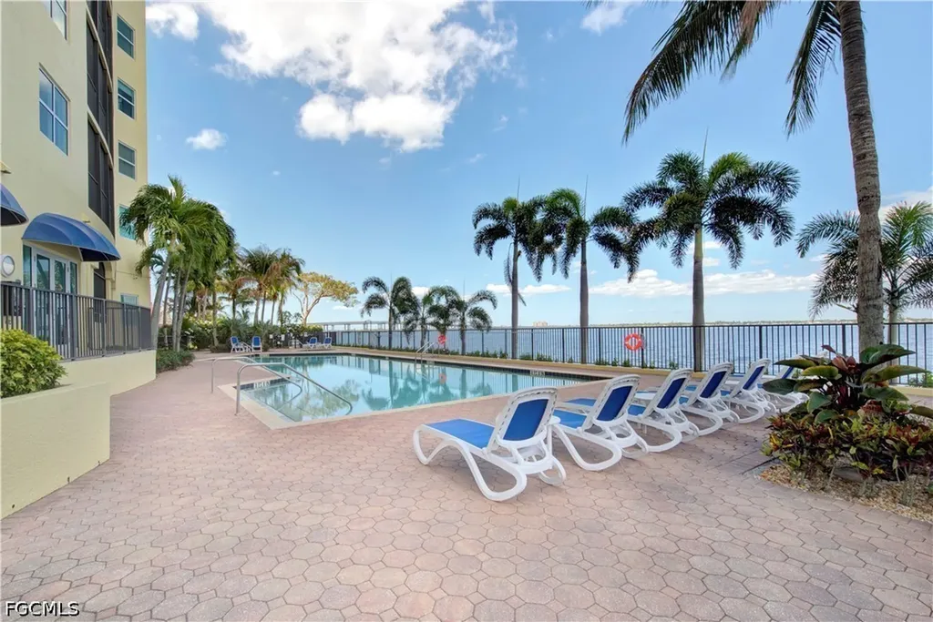 2797 1st Street Fort Myers FL 33916