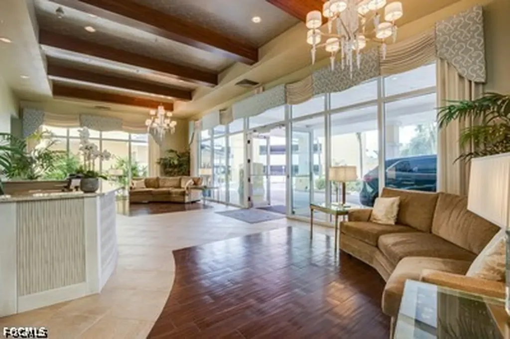 2797 1st Street Fort Myers FL 33916