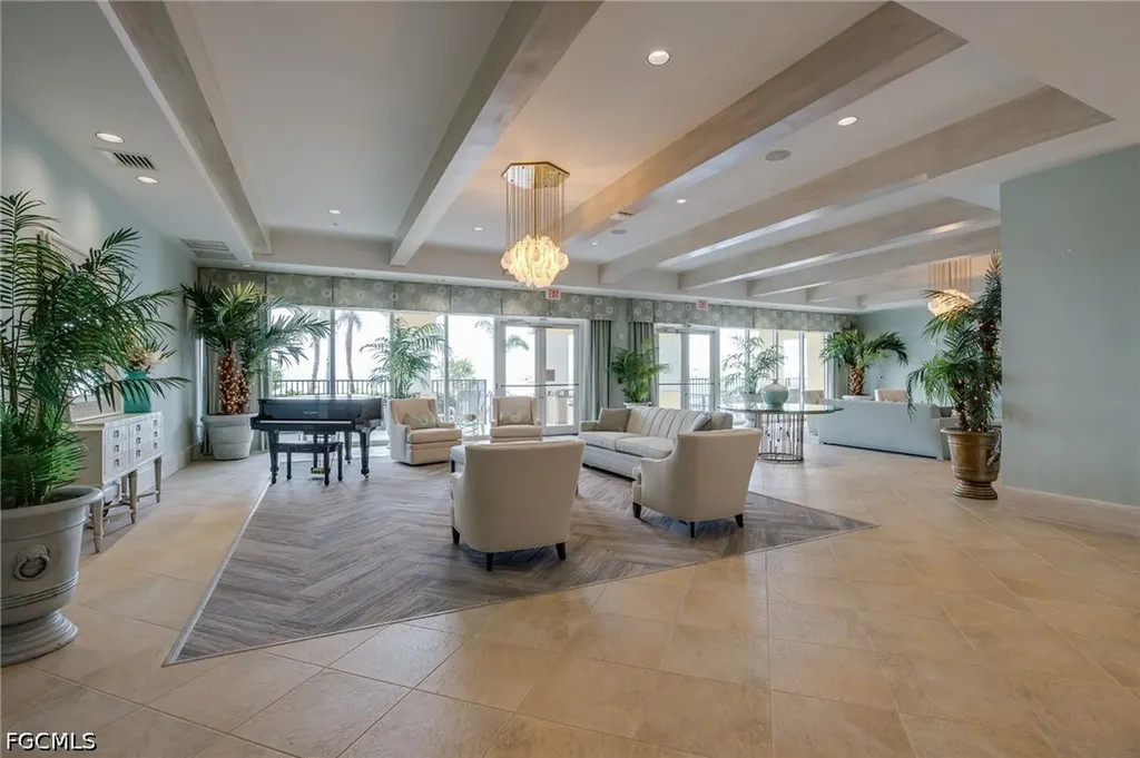 2797 1st Street Fort Myers FL 33916
