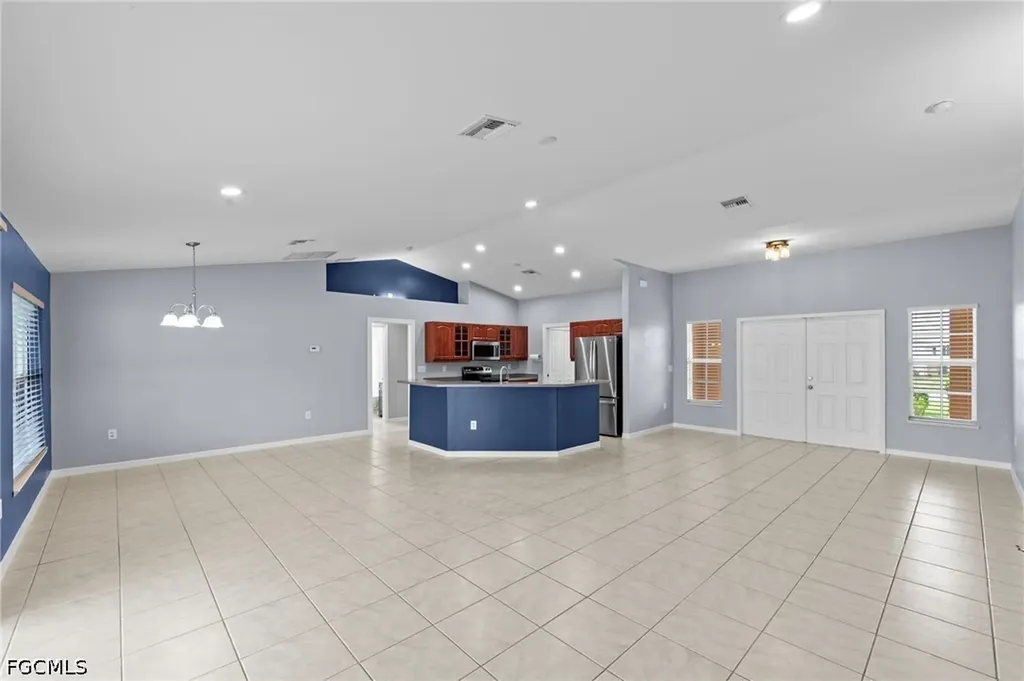 525 NE 6th Avenue Cape Coral FL 33909