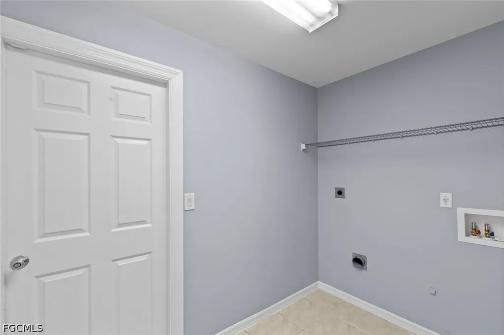 525 NE 6th Avenue Cape Coral FL 33909