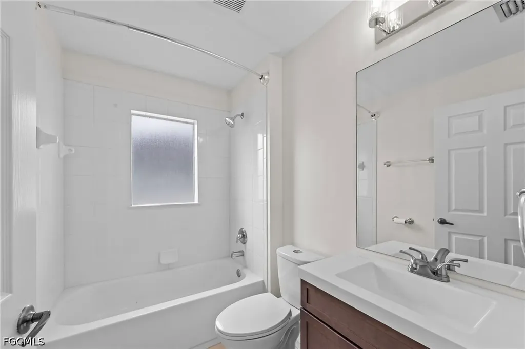 525 NE 6th Avenue Cape Coral FL 33909