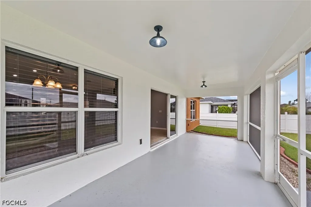 525 NE 6th Avenue Cape Coral FL 33909