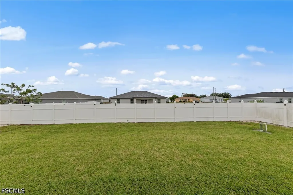 525 NE 6th Avenue Cape Coral FL 33909