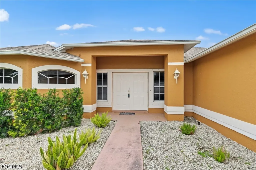 525 NE 6th Avenue Cape Coral FL 33909