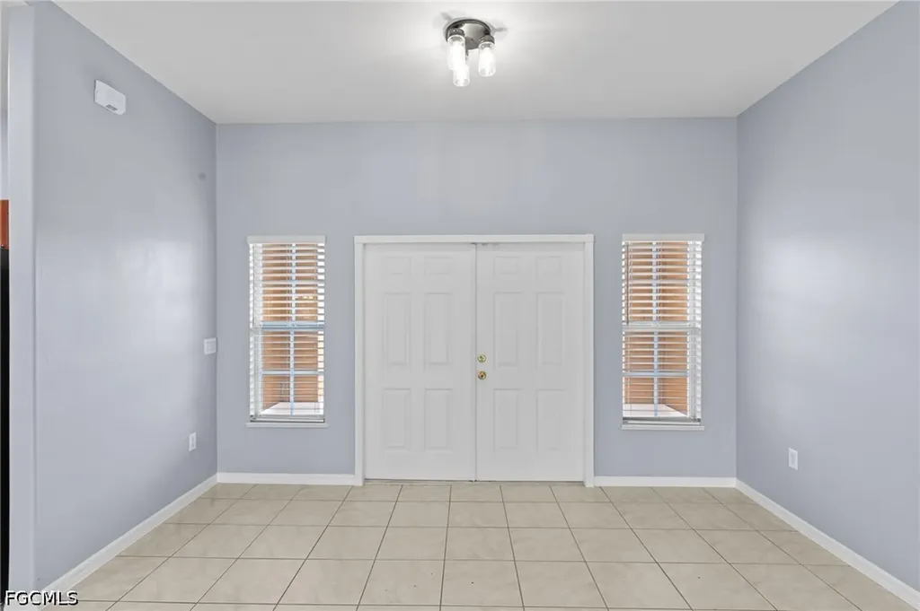 525 NE 6th Avenue Cape Coral FL 33909