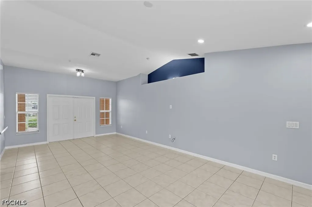 525 NE 6th Avenue Cape Coral FL 33909