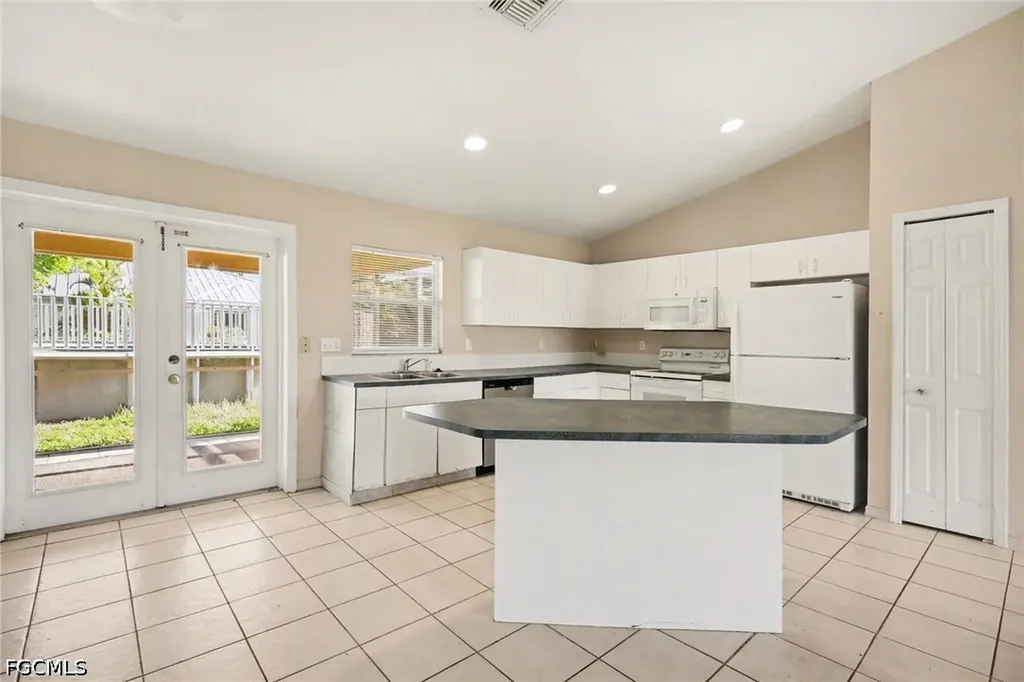 1209 SW 39th Street Cape Coral FL 33914