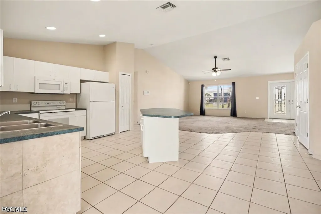 1209 SW 39th Street Cape Coral FL 33914