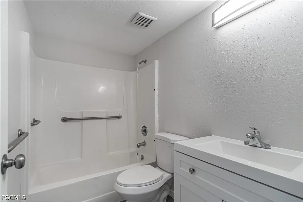 7410 Lake Breeze Drive Fort Myers FL 33907