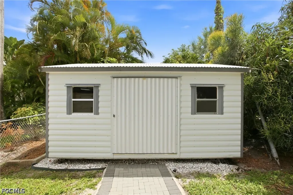 2706 Rhode Island Avenue Fort Myers FL 33916