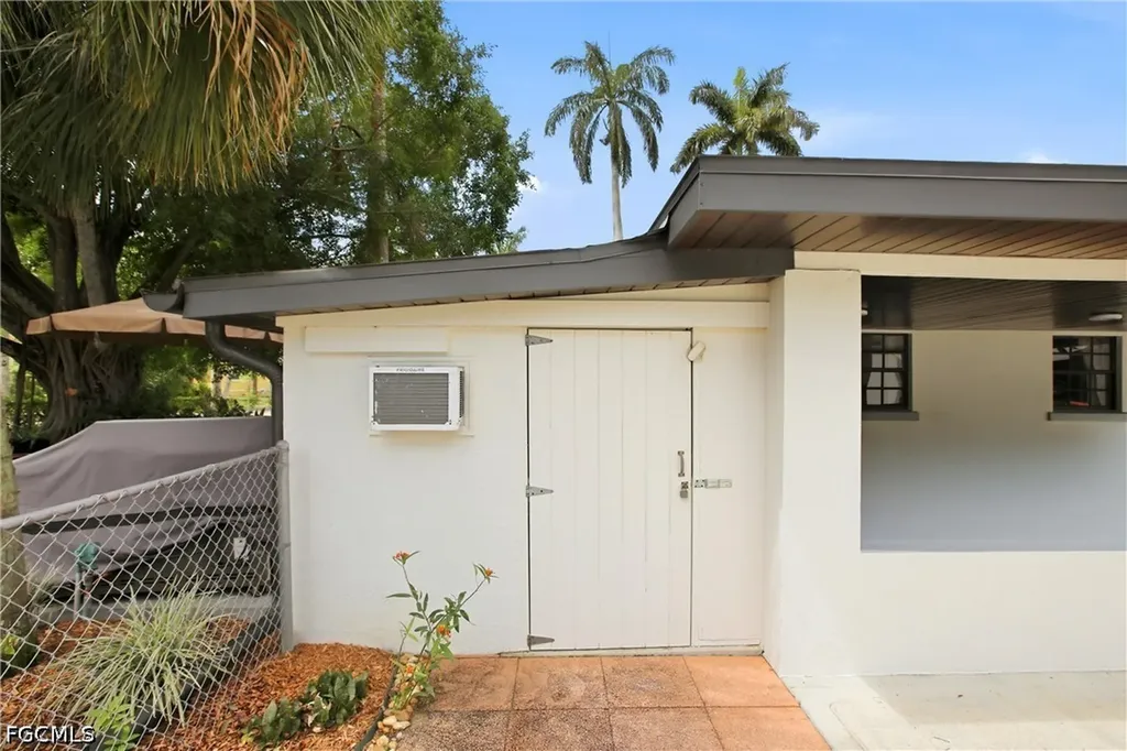 2706 Rhode Island Avenue Fort Myers FL 33916