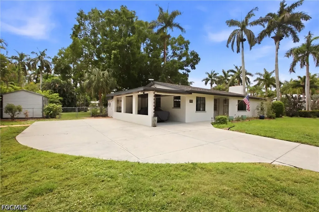 2706 Rhode Island Avenue Fort Myers FL 33916