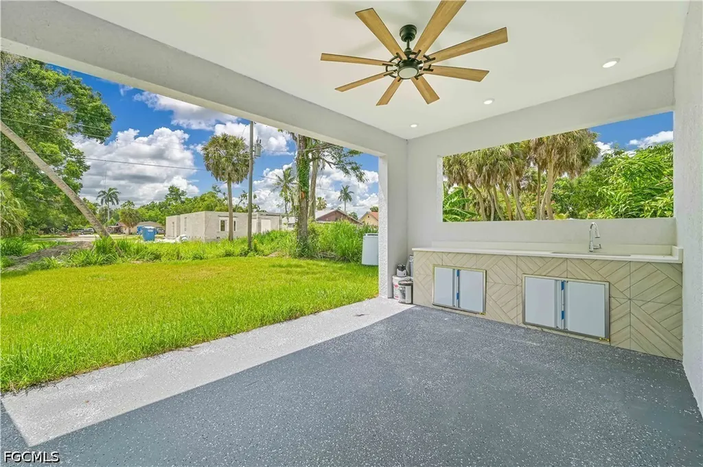 2219 Carver Avenue Fort Myers FL 33916
