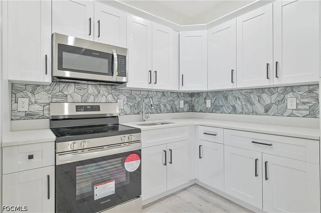 2219 Carver Avenue Fort Myers FL 33916
