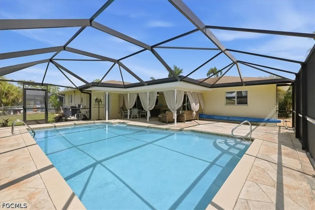 3226 SE 2nd Avenue Cape Coral FL 33904