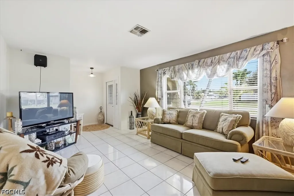 3226 SE 2nd Avenue Cape Coral FL 33904