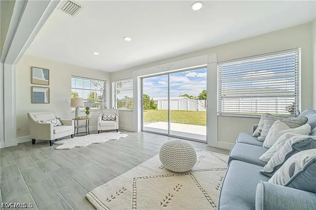 2627 SE 18th Place Cape Coral FL 33904