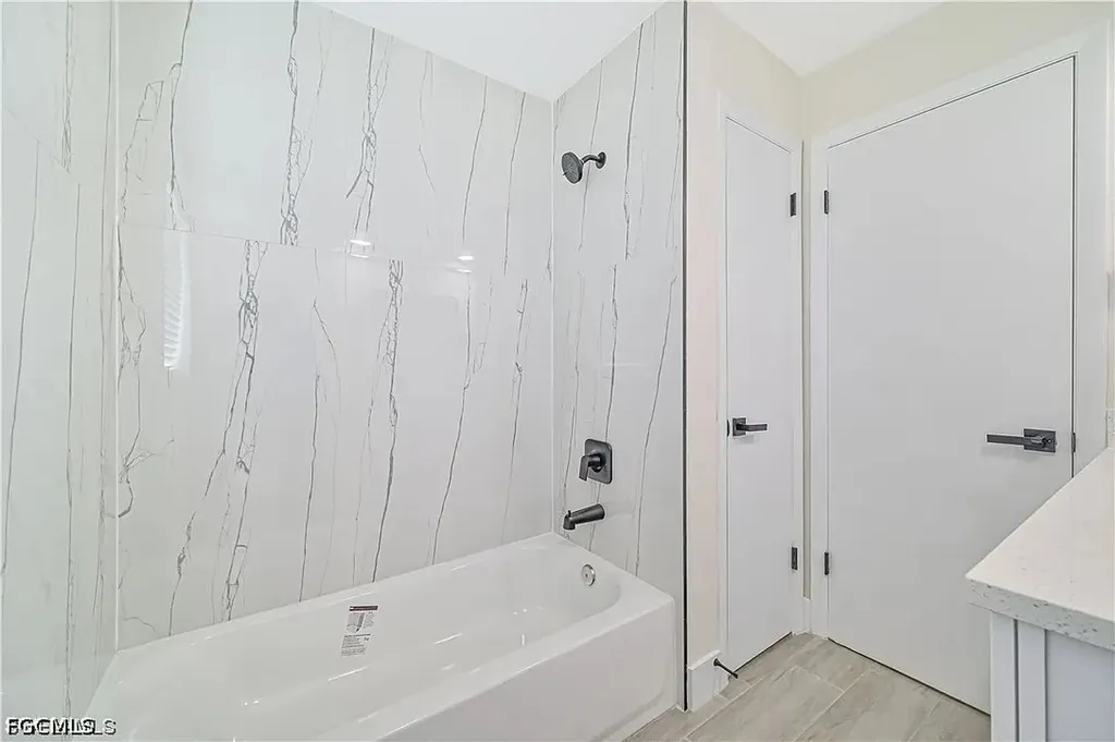 2627 SE 18th Place Cape Coral FL 33904