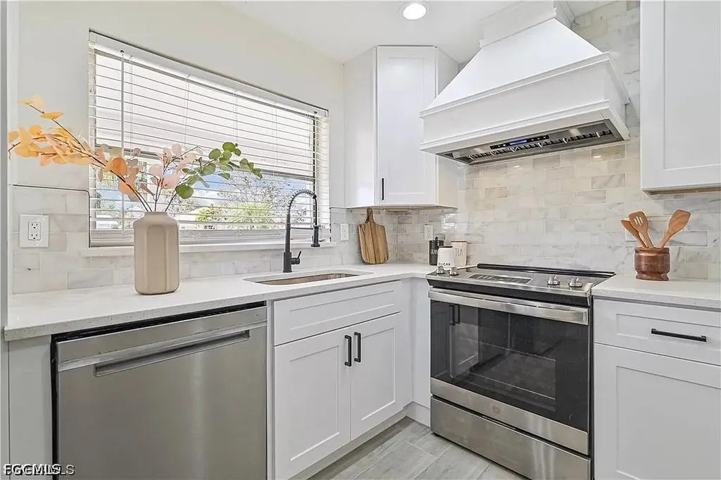 2627 SE 18th Place Cape Coral FL 33904