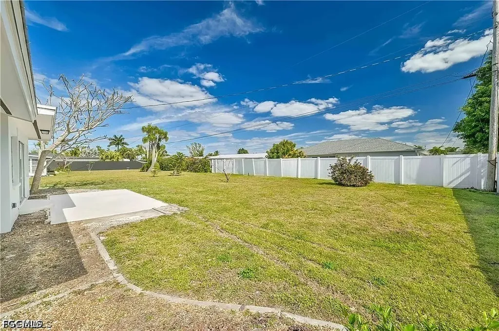 2627 SE 18th Place Cape Coral FL 33904