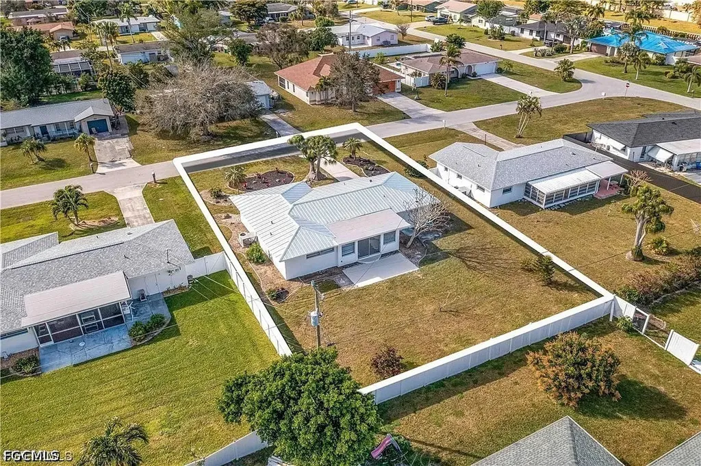 2627 SE 18th Place Cape Coral FL 33904