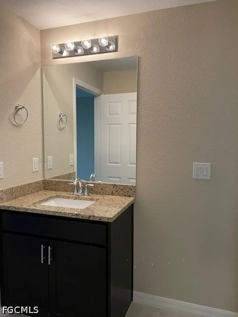 2800 NW 25th Terrace Cape Coral FL 33993