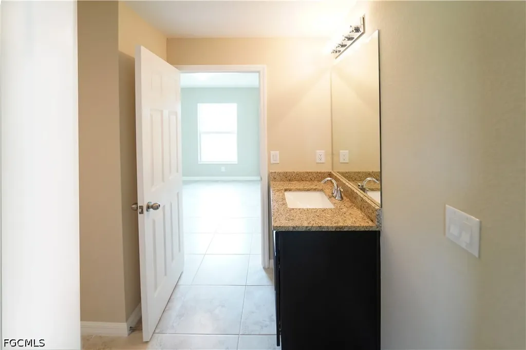 2800 NW 25th Terrace Cape Coral FL 33993