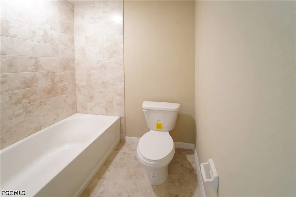 2800 NW 25th Terrace Cape Coral FL 33993