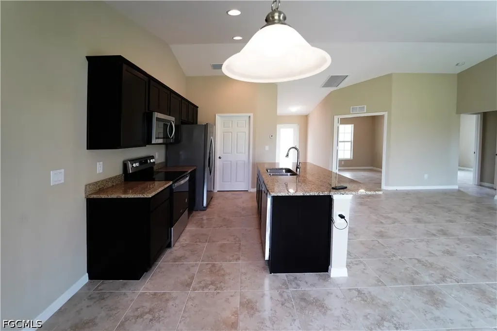 2800 NW 25th Terrace Cape Coral FL 33993