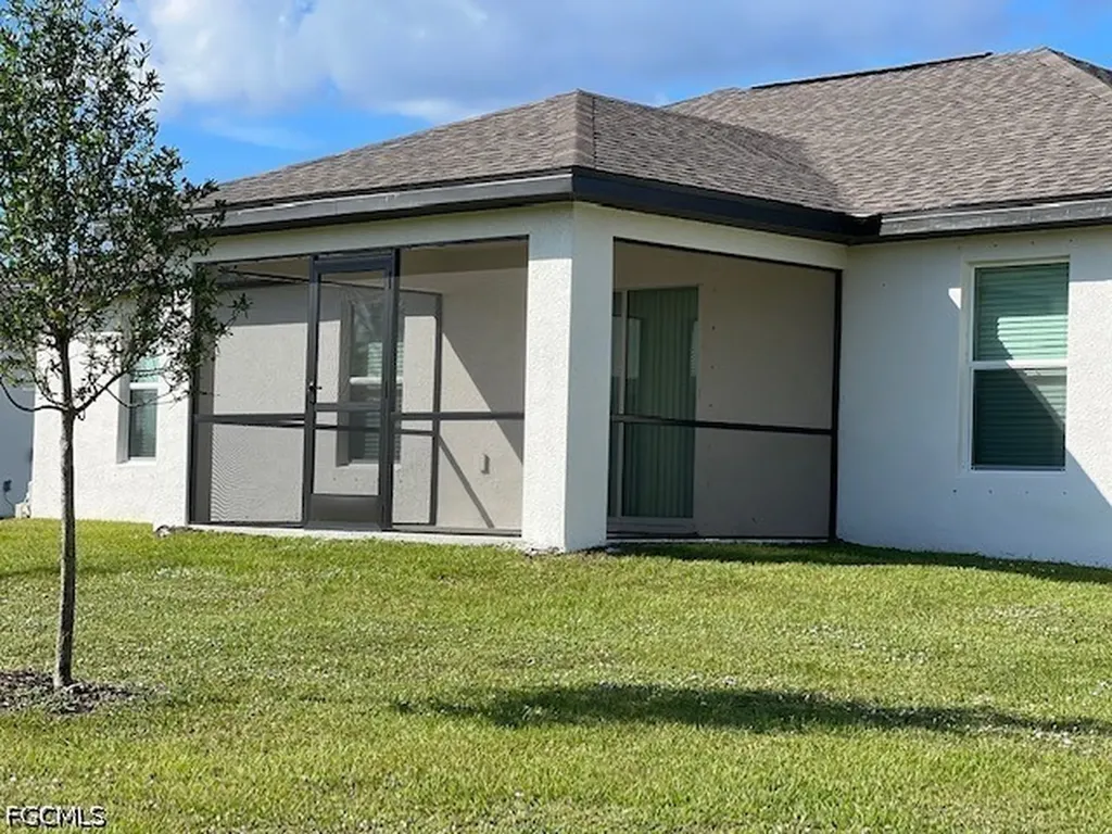 2800 NW 25th Terrace Cape Coral FL 33993