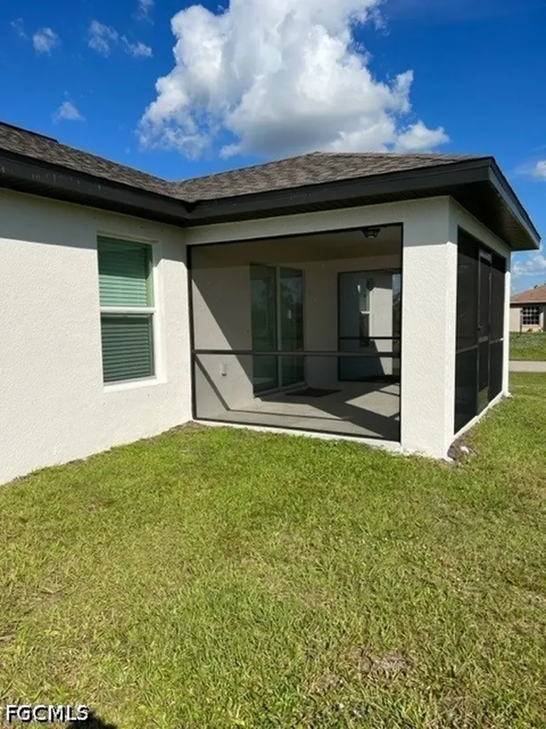 2800 NW 25th Terrace Cape Coral FL 33993