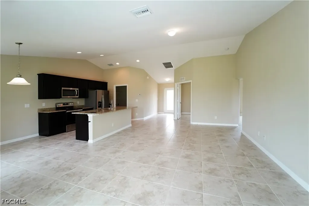 2800 NW 25th Terrace Cape Coral FL 33993