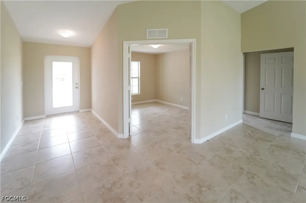 2800 NW 25th Terrace Cape Coral FL 33993