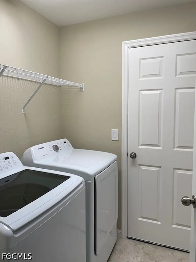2800 NW 25th Terrace Cape Coral FL 33993