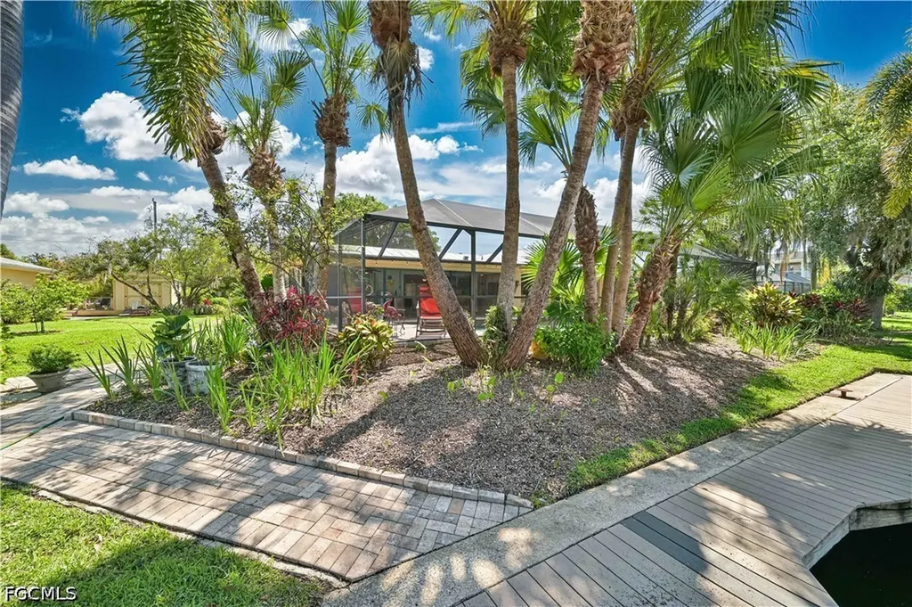1910 Oak Drive Alva FL 33920