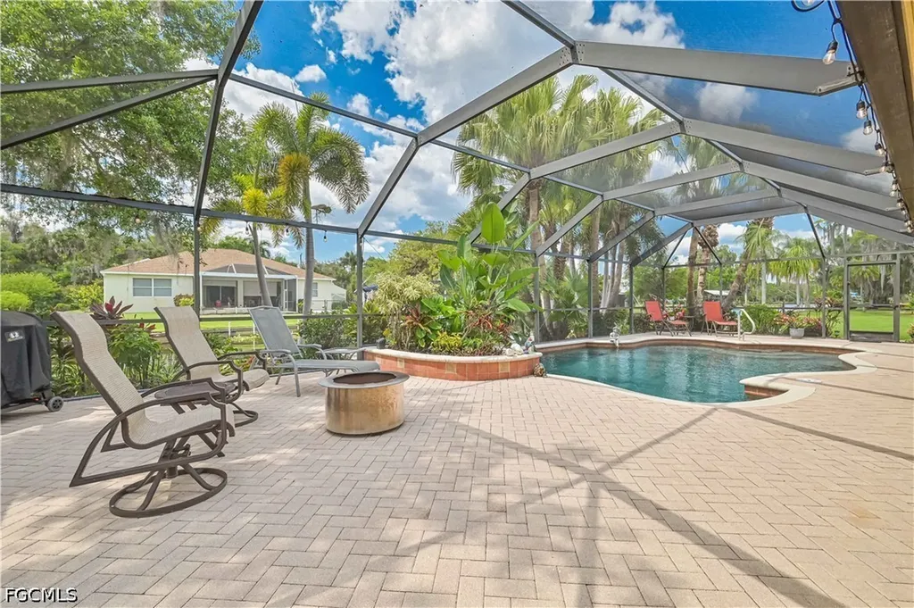 1910 Oak Drive Alva FL 33920