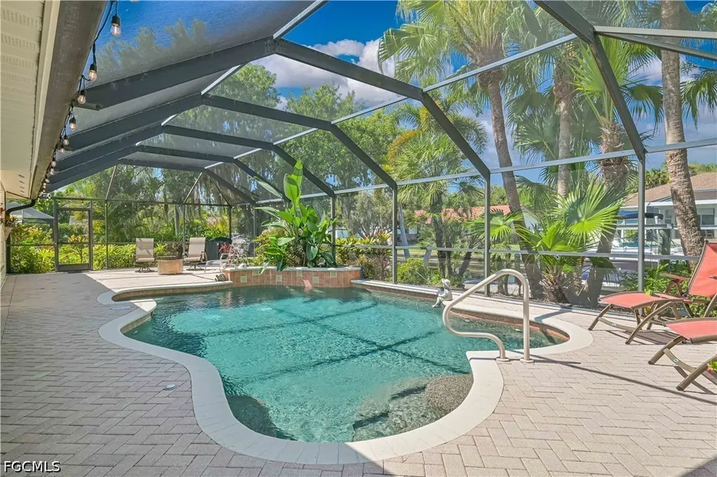 1910 Oak Drive Alva FL 33920