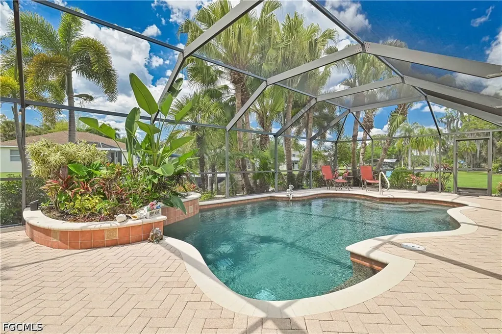 1910 Oak Drive Alva FL 33920