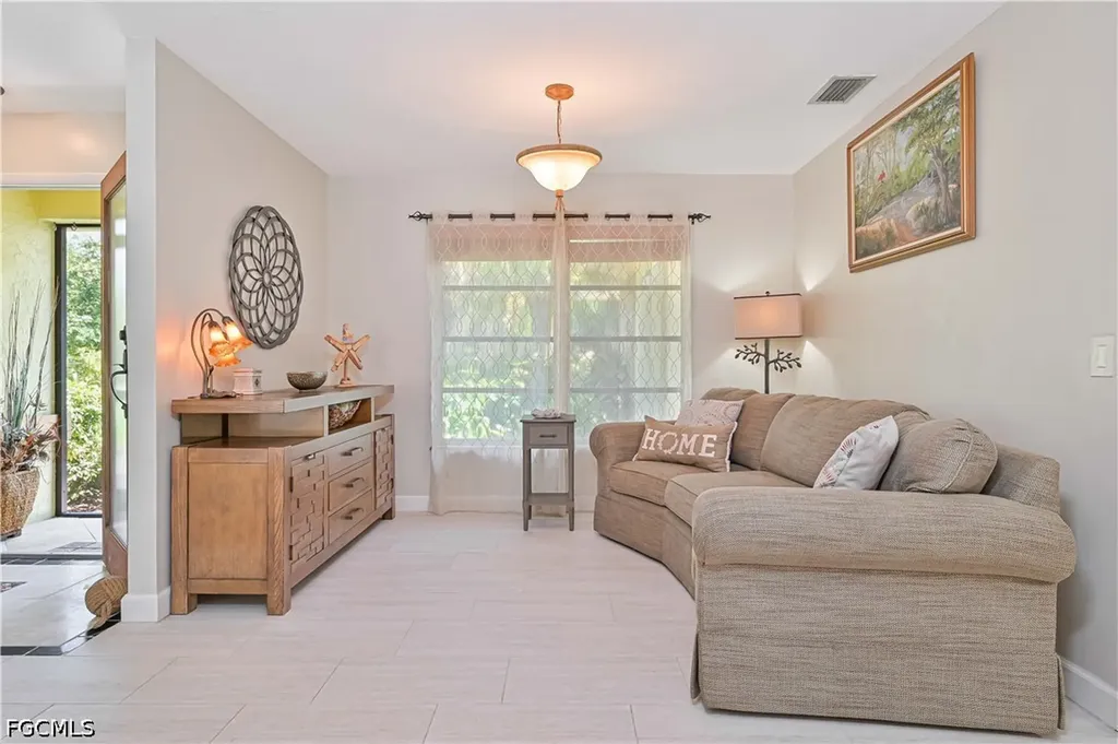 1910 Oak Drive Alva FL 33920