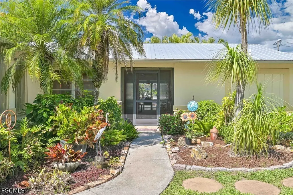 1910 Oak Drive Alva FL 33920
